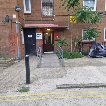 A Lovely Two Bedrooms Flat Londra Esterno foto